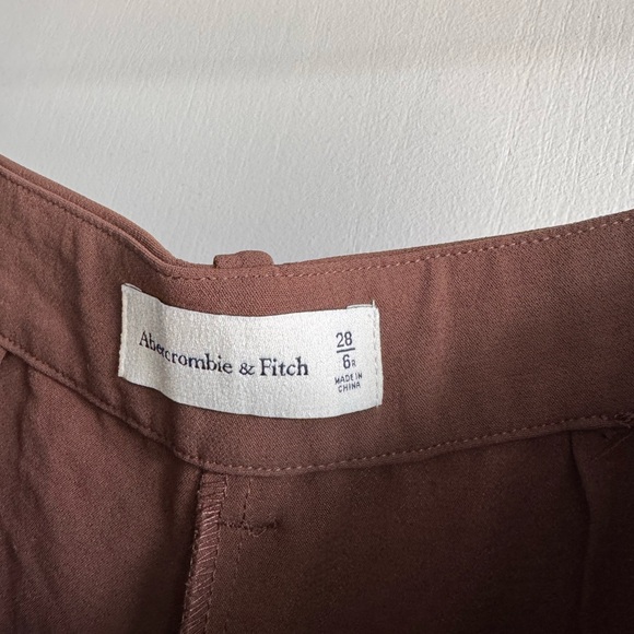 Abercrombie & Fitch Brown Tapered Trousers- NWT - Picture 4 of 5